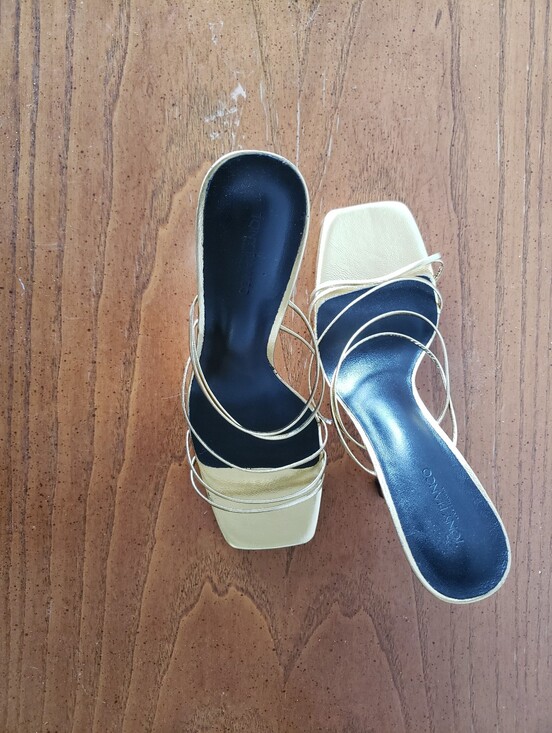 Tony blanco Shoes - Tony Blanco Foxie Gold Square-Toe Women’s Shoes Size 7.5